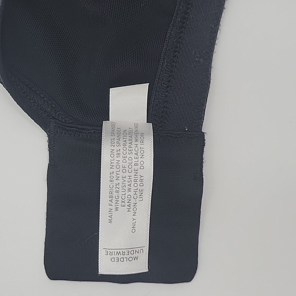 Livi Active Black Supportive Bra with Adjustable Straps NWOT - Picture 13 of 15